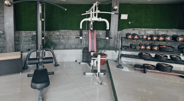 Shivalaya Resort, Rezerwuj Ośrodek wypoczynkowy Hotele w Uttarakhand z basenem, Basen