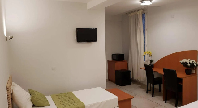 Hotel Majestic, Забронировать Отель Отели Монпелье с завтраком, рядом с Торговая палата Hôtel Saint-Côme, Завтраки
