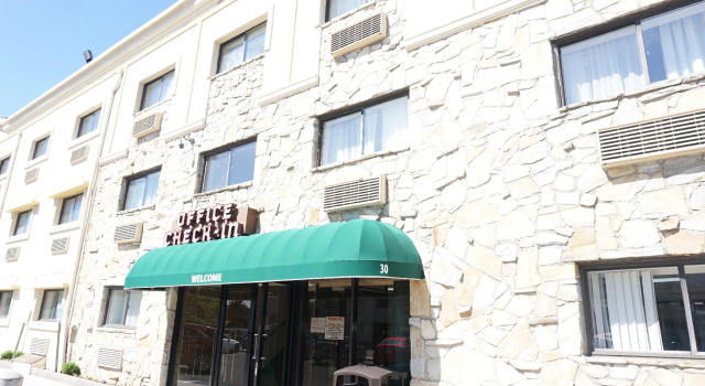 Четырёхместный номер Standard Floral Park Motor Lodge