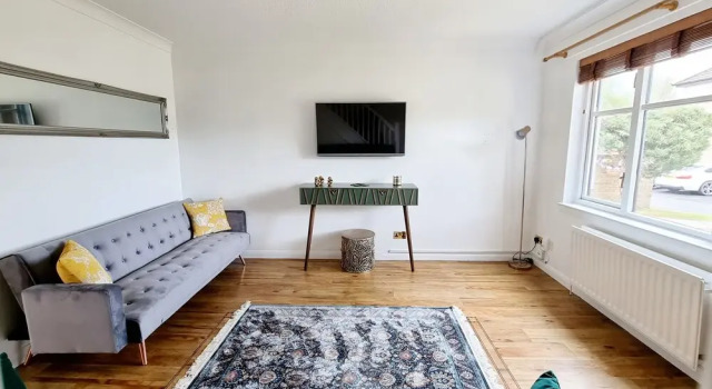 Spacious Family Home In Glasgow