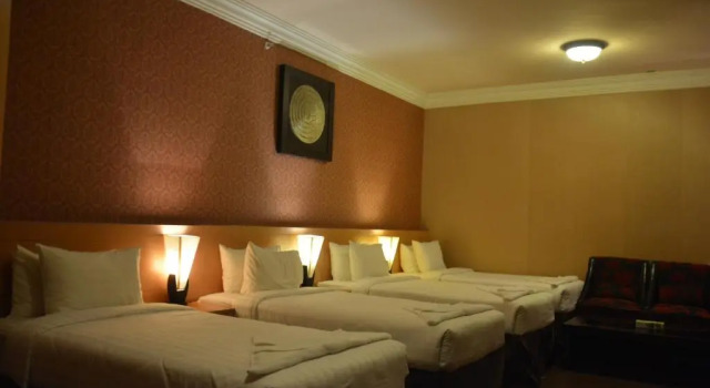 Четырёхместный номер Standard Shomookh Hotel
