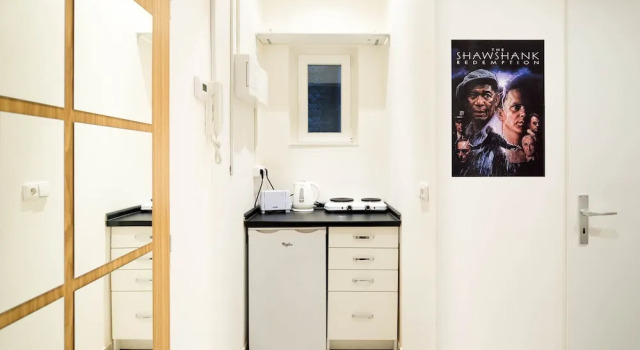 Prison Apartment - Locked up in Prague, Забронировать Апартаменты/квартира Апартаменты Праги, рядом с Намести Миру, Апартаменты/квартира