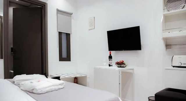 Номер Standard Athens Muses Suites