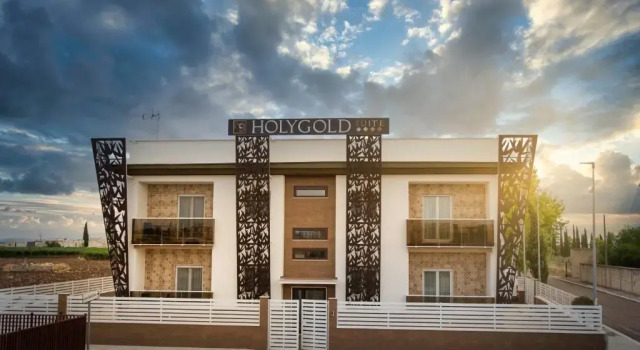 Holygold Suite