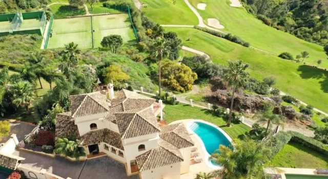 Апартаменты Villa in Los Arqueros Golf