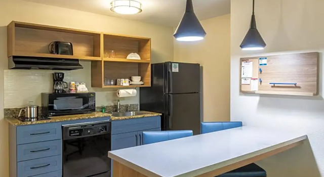 Номер Standard TownePlace Suites by Marriott Foley at OWA