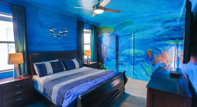Pixar Paradise Pool & Spa Sleeps 20 Near Disney, Забронировать Отель Отели Давенпорт с парковкой, Парковка