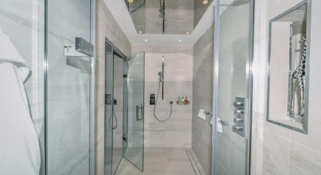 Апартаменты Deluxe The Barclay Apartment