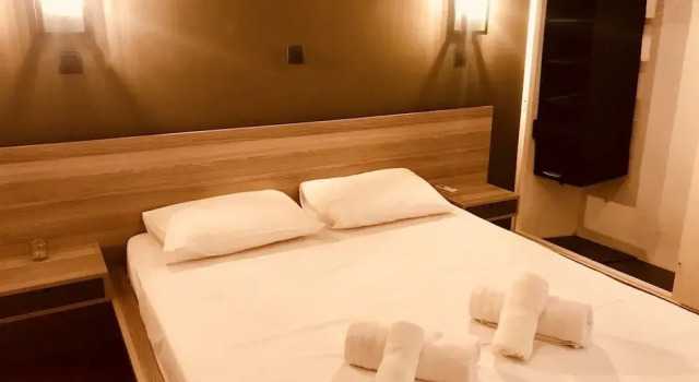 Апартаменты с балконом Renovated minimal aptm next to metro