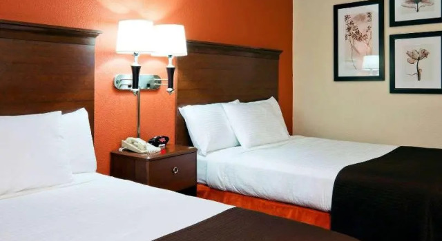 Номер Standard AmericInn by Wyndham International Falls