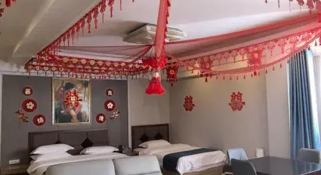 Люкс Linyi Jinjuzi Express Hotel