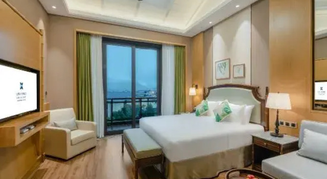Suite 1 sypialnia z widokiem na góry C&D Resort Wuyishan