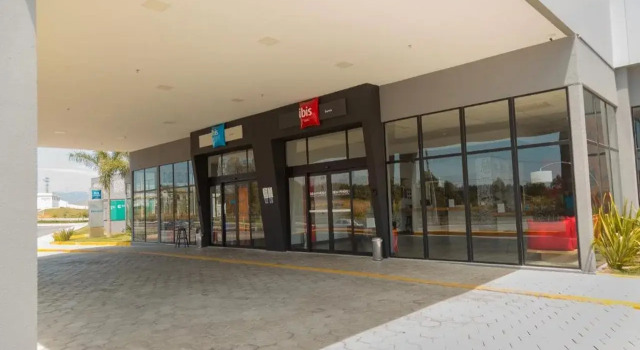 Ibis Lorena - Circuito da Fé, Забронировать Отель Отели в центре Лорена с завтраком, отели в центре Лорена с завтраком