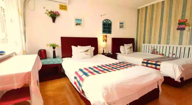 Двухместный номер Standard Beijing Badaling Great Wall Caos Courtyard guesthousel 1Private english tour guide 2Pick up&Drof off &landmark visiting serivice3Very near to Badaling Great Wall4Offer free beijing travel guide5Traditonal Chinese courtyard