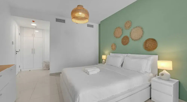 Апартаменты Waves - Charming Apt With Balcony, Minutes From The Beach