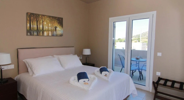 Explore Lasithi wail have a great vacation staying in this 3 bedroom villa, Забронировать Вилла Отели Милатос с парковкой, Парковка