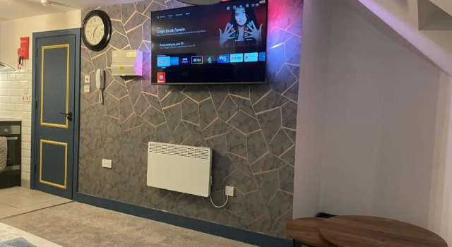 Lovely studio apartment located in Birmingham, Varaa Huoneisto Asunnot kohteessa Merseyside, Huoneisto