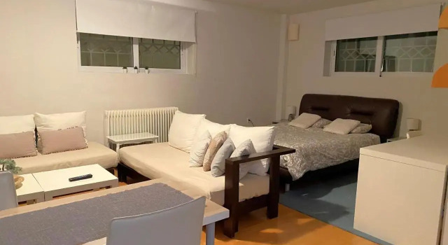 Bright, Cosy Studio close to Glyfada Beach & Center