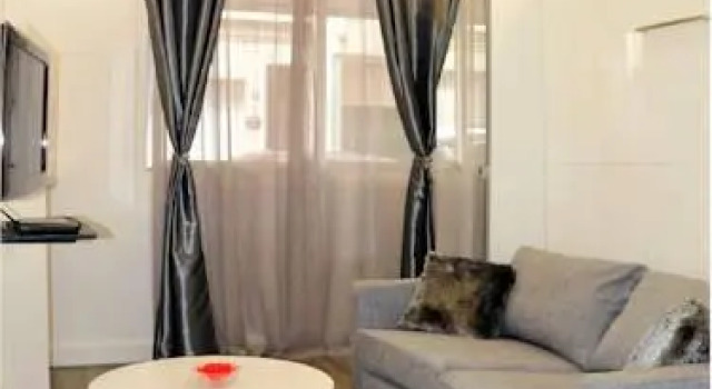 Apartment Montevideo, Забронировать Апартаменты/квартира Париж Иль-де-Франс, рядом с Порт Дофин
