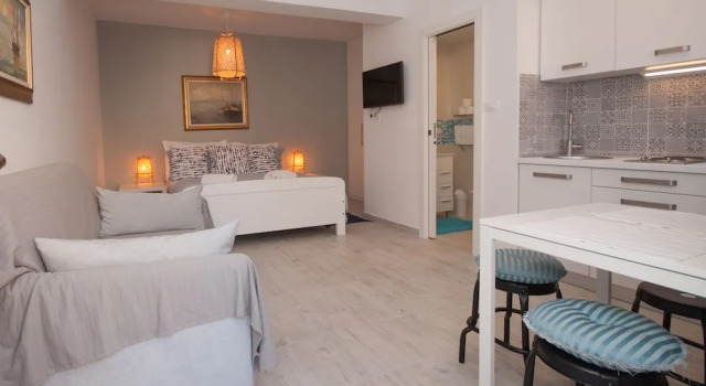 Chic studio Marella, Prenota Hotel Vis 