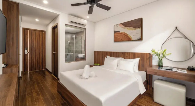 Двухместный номер Premier с балконом и с видом на город Zen Lotus Hotel & Apartment