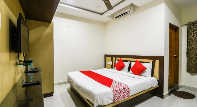 OYO 35561 Hotel Amar Inn, Rezervovat Hotel Hotely v Andhra Pradesh s parkováním, Parkování