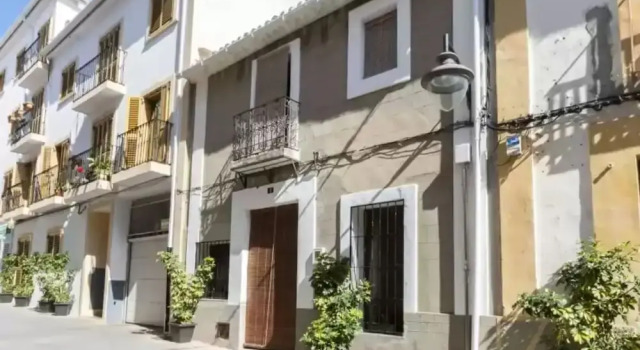 Casc Antic in Javea With 2 Bedrooms and 1 Bathrooms, Забронировать Апартаменты/квартира Отели в центре Хавеа, в центре