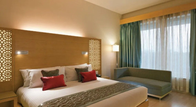 The Gateway Hotel GE Road, Забронировать Отель Отели штата Махараштры 4 звезды, 4*