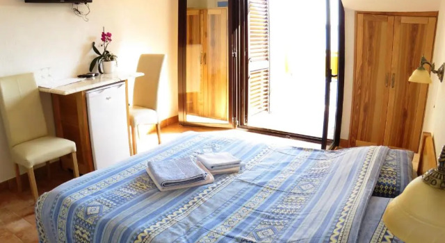 Двухместный номер Standard с балконом и с видом на море Rooms Figarola
