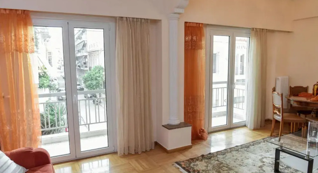 Cozy & Spacious Apartment in Central