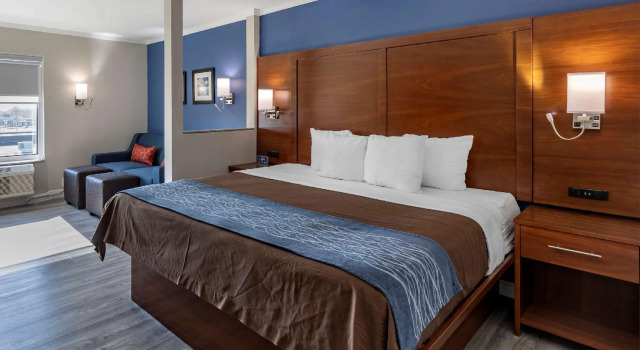 Двухместный люкс Comfort Suites St Louis - Sunset Hills
