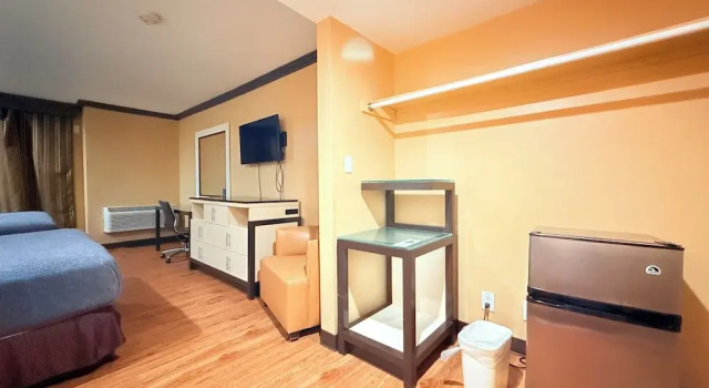 Четырёхместный номер Deluxe Redondo Beach Inn-LAX