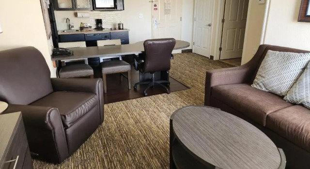 Двухместный люкс c 1 комнатой Candlewood Suites Greenville NC by IHG