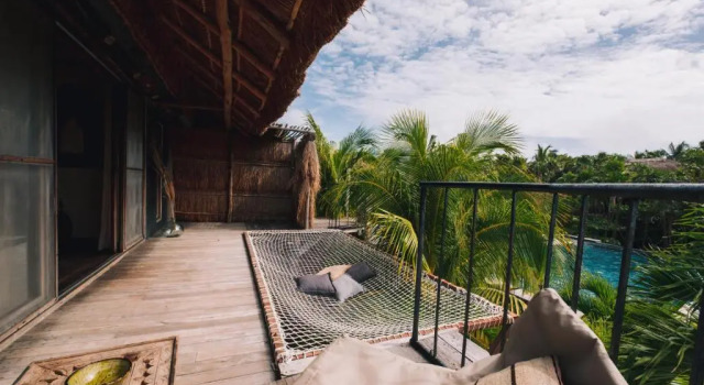 Полулюкс с видом на бассейн Radhoo Tulum