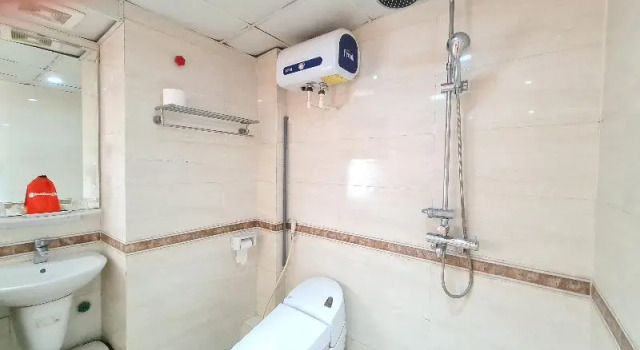Двухместный номер Standard Reddoorz near Tran Duy Hung Street 3