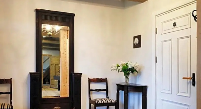 Meke, Prenota Hotel Mustkalni 