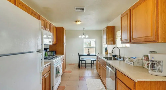 Коттедж Bright Bisbee Home ~ 6 Mi to Downtown!