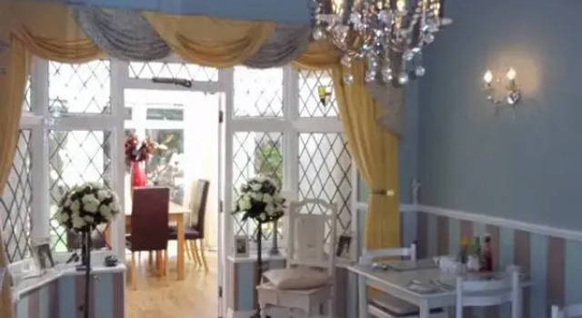 Clovelly, Varaa Hotelli Birmingham West Midlands