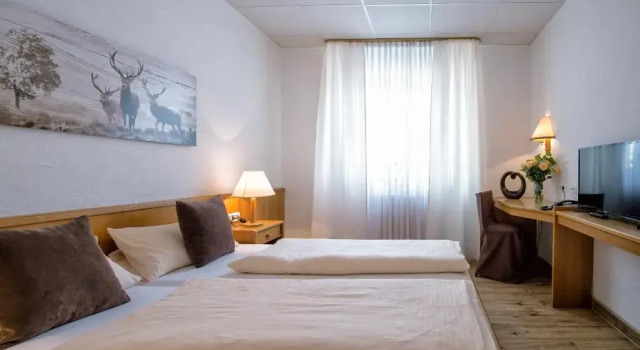 Hotel-Restaurant Schwyzerhüsli, Забронировать Отель Фирнхайм земля Гессен