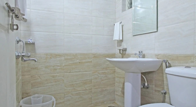 Номер Standard с балконом Arra Grande Suites Bangalore airport hotel
