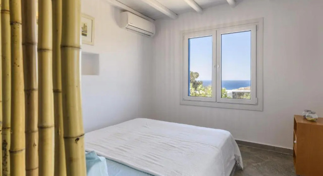 Mesmerising Sea View Lia Residence