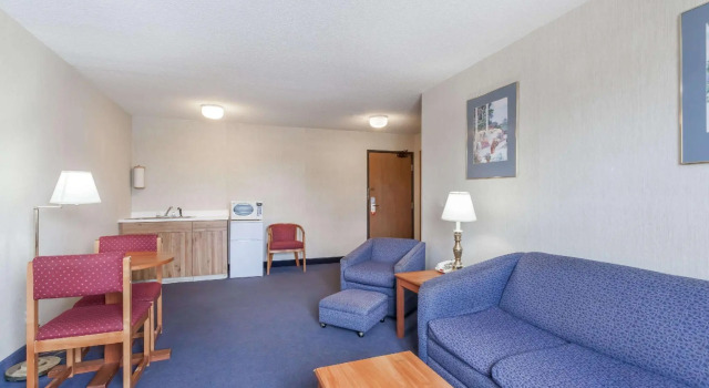 Doppel Suite 1 Schlafzimmer Super 8 by Wyndham Sidney NY