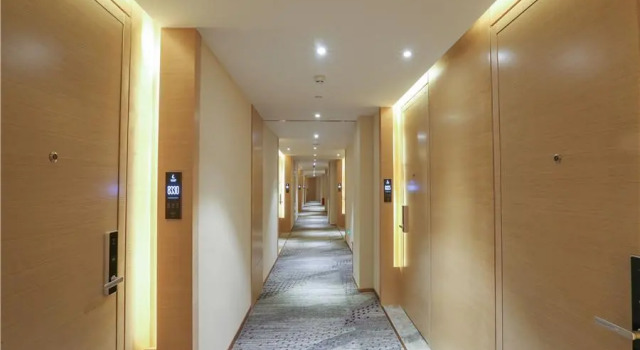 Lavande Hotels Urumqi Beijing Nan Road Railway Bureau Metro Station, Rezerwuj Hotel Urumqi Xinjiang