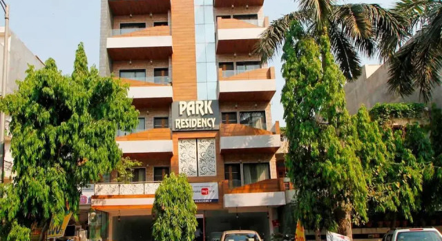 OYO Rooms Green Park Metro