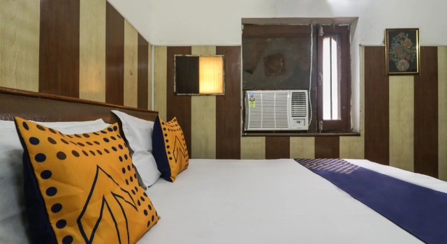 Номер Standard SPOT ON 74723 Inderpuri Guest House