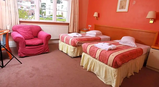 Номер Standard Russell Hotel