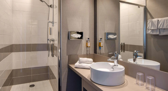 Четырёхместный семейный номер Standard Best Western Hotel Atlantys Zenith Nantes
