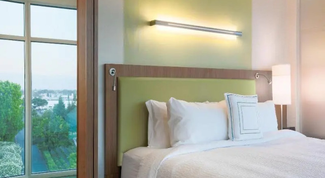 Четырёхместный люкс SpringHill Suites by Marriott San Jose Airport