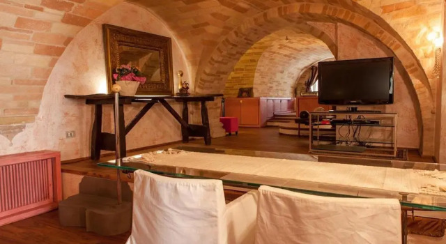 Апартаменты MarcheAmore - Bottega di Giacomino for art lovers, with private courtyard