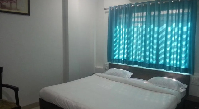 Hotel Regal, Забронировать Отель Джабалпур штат Мадхья-Прадеш, рядом с Железнодорожный вокзал Джабалпур-Джанкшен